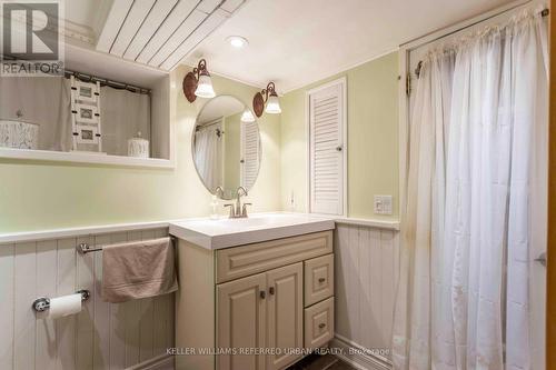 107 Cowan Avenue, Toronto (South Parkdale), ON - Indoor Photo Showing Bathroom