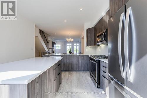 2189 Lillykin Street, Oakville (River Oaks), ON - Indoor Photo Showing Kitchen With Stainless Steel Kitchen With Upgraded Kitchen