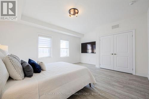 2189 Lillykin Street, Oakville, ON - Indoor Photo Showing Bedroom