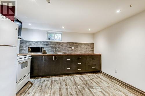 10 Sunnylea Avenue E, Toronto (Stonegate-Queensway), ON - Indoor