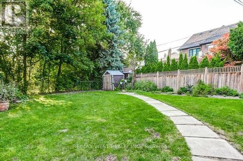 10 Sunnylea Avenue E, Toronto (Stonegate-Queensway), ON - Outdoor