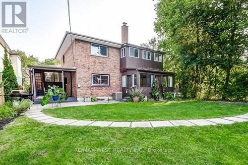 10 Sunnylea Avenue E, Toronto (Stonegate-Queensway), ON - Outdoor