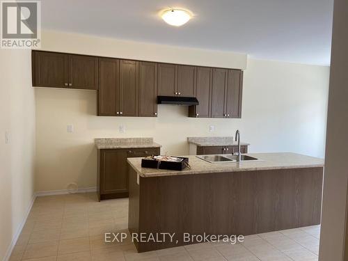 19 Sara Drive, Thorold, ON - Indoor Photo Showing Kitchen With Double Sink