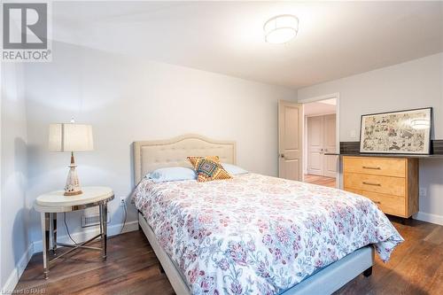 4306 Lakeshore Road, Burlington, ON - Indoor Photo Showing Bedroom