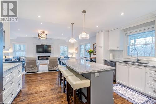 4306 Lakeshore Road, Burlington, ON - Indoor Photo Showing Kitchen With Upgraded Kitchen