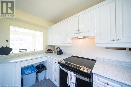 19 Fassett Avenue, Hamilton, ON - Indoor Photo Showing Kitchen