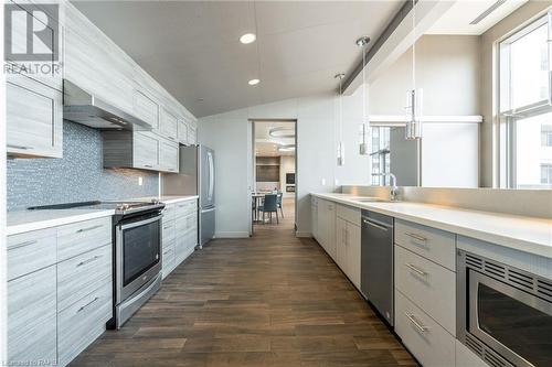 2087 Fairview Street Unit# 504, Burlington, ON - Indoor Photo Showing Kitchen With Upgraded Kitchen