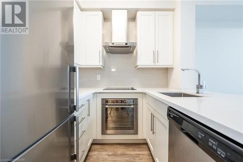 2087 Fairview Street Unit# 504, Burlington, ON - Indoor Photo Showing Kitchen With Upgraded Kitchen