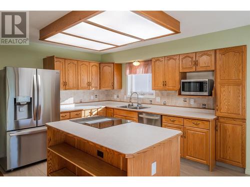 3333 South Main Street Unit# 129, Penticton, BC - Indoor Photo Showing Kitchen With Double Sink