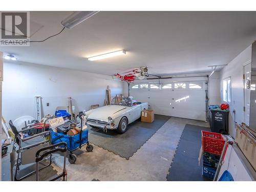 3333 South Main Street Unit# 129, Penticton, BC - Indoor Photo Showing Garage