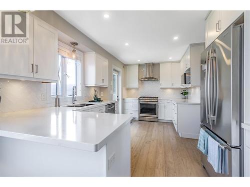 3531 Gates Road, West Kelowna, BC - Indoor Photo Showing Kitchen With Upgraded Kitchen