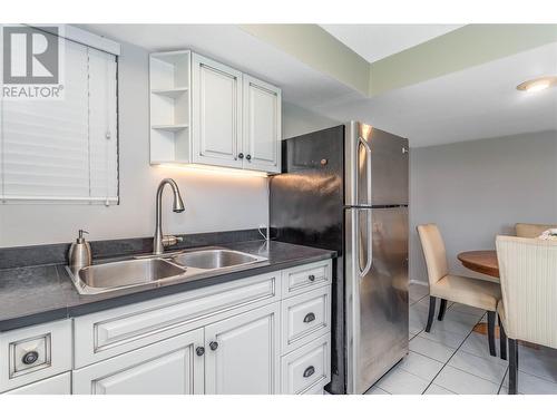 3531 Gates Road, West Kelowna, BC - Indoor Photo Showing Kitchen With Double Sink