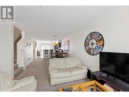 1831 Ambrosi Road Unit# 7 Lot# 17, Kelowna, BC - Indoor Photo Showing Living Room