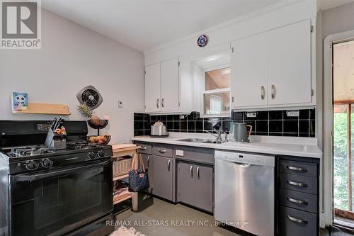 18 Aylesford Drive, Toronto, ON - Indoor Photo Showing Kitchen