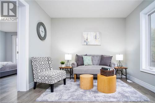 3 Alayche Trail, Welland, ON - Indoor Photo Showing Living Room