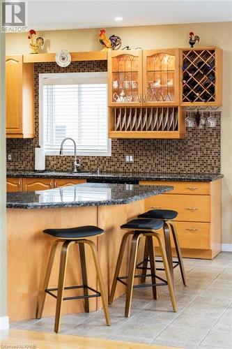 229 Gatestone Drive, Hamilton, ON - Indoor Photo Showing Kitchen