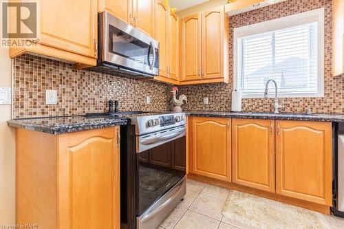 229 Gatestone Drive, Hamilton, ON - Indoor Photo Showing Kitchen With Upgraded Kitchen