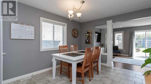 18 Leesboro Trail, Thames Centre (Thorndale), ON - Indoor Photo Showing Dining Room