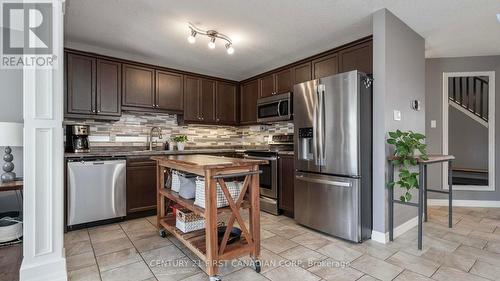 18 Leesboro Trail, Thames Centre (Thorndale), ON - Indoor Photo Showing Kitchen