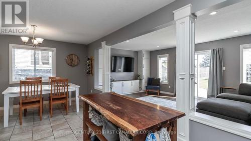 18 Leesboro Trail, Thames Centre (Thorndale), ON - Indoor