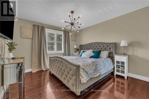 14 Par Place, Hamilton, ON - Indoor Photo Showing Bedroom