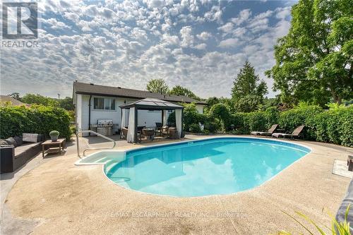 14 Par Place, Hamilton, ON - Outdoor With In Ground Pool With Backyard