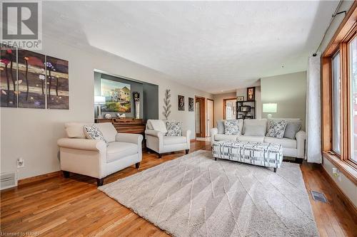 1930 West River Road, Cambridge, ON - Indoor Photo Showing Living Room