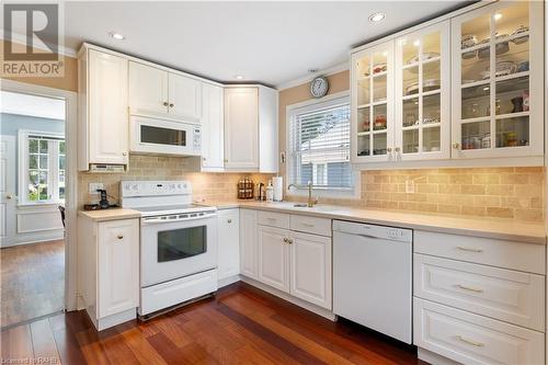 256 Main Street W, Grimsby, ON - Indoor Photo Showing Kitchen