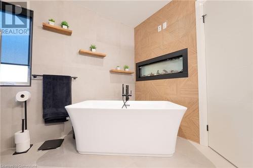 6 Cristallina Drive, Thorold, ON - Indoor Photo Showing Bathroom