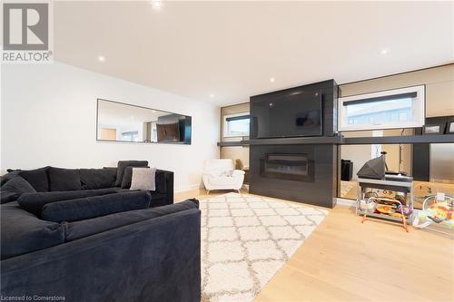 6 Cristallina Drive, Thorold, ON - Indoor Photo Showing Living Room With Fireplace