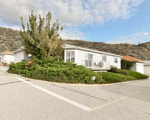 13-3096 South Main Street, Penticton, BC - Outdoor