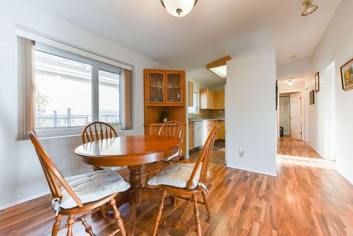 13-3096 South Main Street, Penticton, BC - Indoor Photo Showing Dining Room