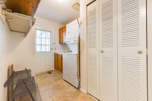 13-3096 South Main Street, Penticton, BC - Indoor Photo Showing Laundry Room