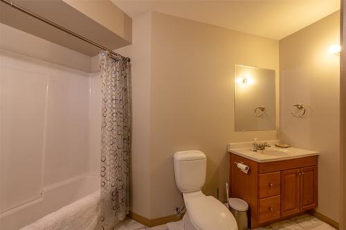 409 Patten Road, Oliver, BC - Indoor Photo Showing Bathroom