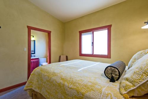 409 Patten Road, Oliver, BC - Indoor Photo Showing Bedroom