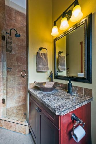 409 Patten Road, Oliver, BC - Indoor Photo Showing Bathroom