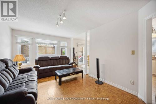 67 Waterbury Street, Caledon, ON - Indoor Photo Showing Living Room