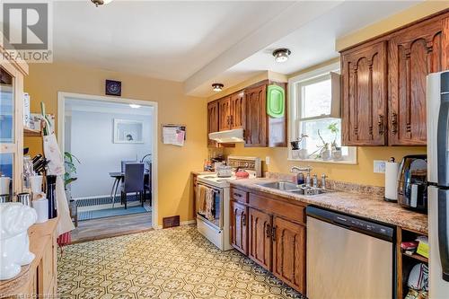 85 Lower Horning Road, Hamilton, ON - Indoor Photo Showing Kitchen With Double Sink