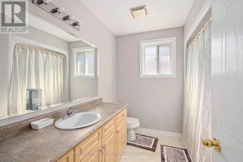 4 Piece washroom - 952 Whetherfield Street, London, ON - Indoor Photo Showing Bathroom