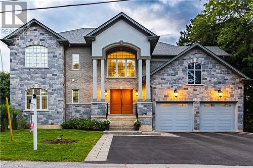 175 Oakhill Place, Hamilton, ON - Outdoor With Facade