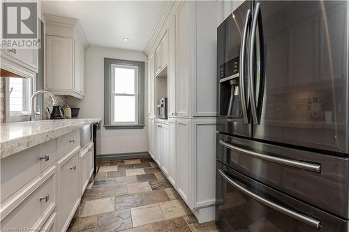 1041 Plains View Avenue, Burlington, ON - Indoor Photo Showing Kitchen