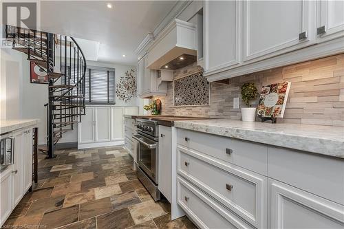 1041 Plains View Avenue, Burlington, ON - Indoor Photo Showing Kitchen