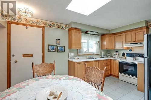 290 Upper Paradise Road, Hamilton, ON - Indoor Photo Showing Kitchen