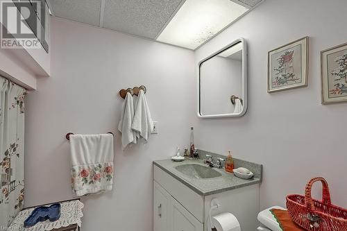 290 Upper Paradise Road, Hamilton, ON - Indoor Photo Showing Bathroom