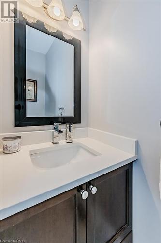 60 Springbreeze Heights, Hamilton, ON - Indoor Photo Showing Bathroom