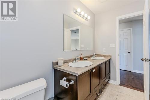 60 Springbreeze Heights, Hamilton, ON - Indoor Photo Showing Bathroom