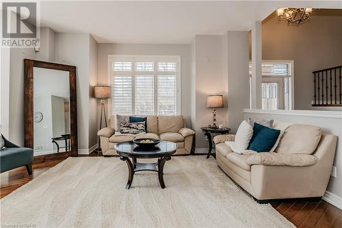 60 Springbreeze Heights, Hamilton, ON - Indoor Photo Showing Living Room