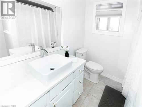 592 Rendezvous Court, Windsor, ON - Indoor Photo Showing Bathroom