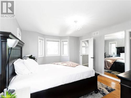 592 Rendezvous Court, Windsor, ON - Indoor Photo Showing Bedroom