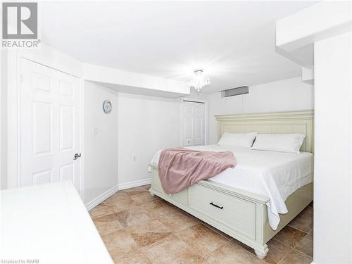 592 Rendezvous Court, Windsor, ON - Indoor Photo Showing Bedroom